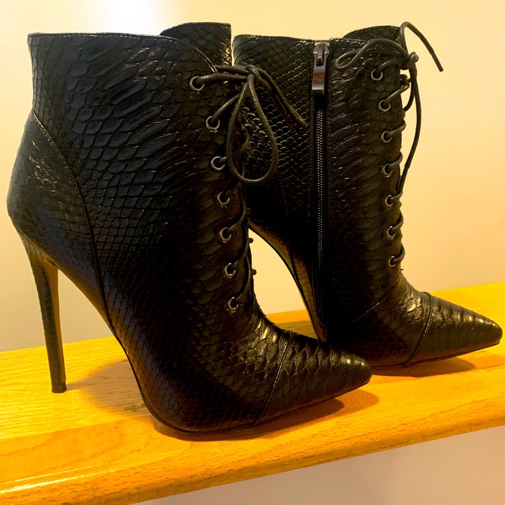 Pointed toe boots - never worn